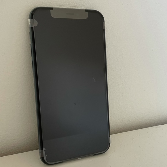 New Unlocked Iphone 11 Pro 256gb - Picture 8 of 10